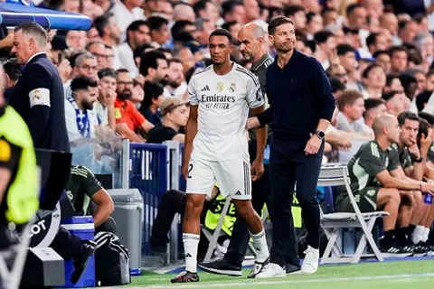 ريال مدريد يعلن طبيعة إصابة أرنولد